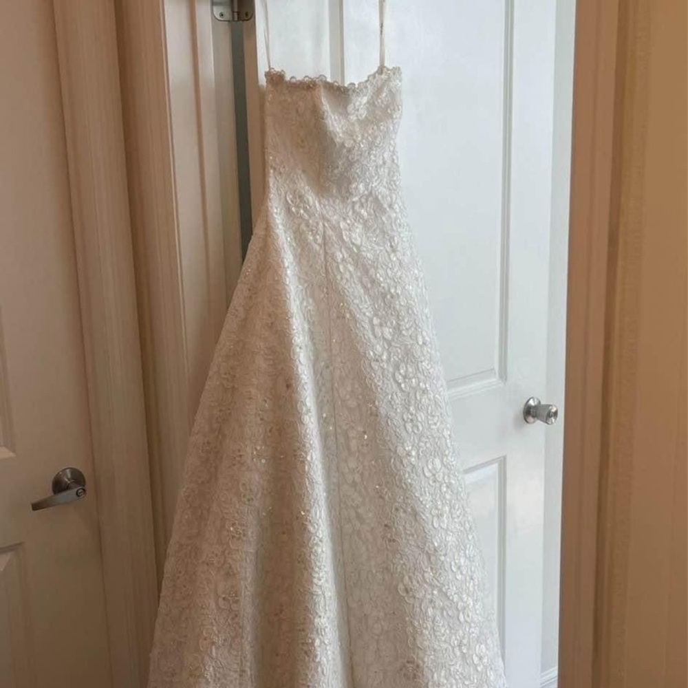 Elegant White Lace Wedding Dress